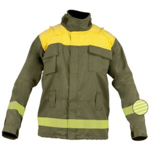 chaqueta cerrada con cremallera y velcro en ropa de protección para bomberos
