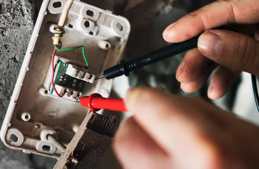 ropa de protección frente a arcos eléctricos con normativa iec 61482-2